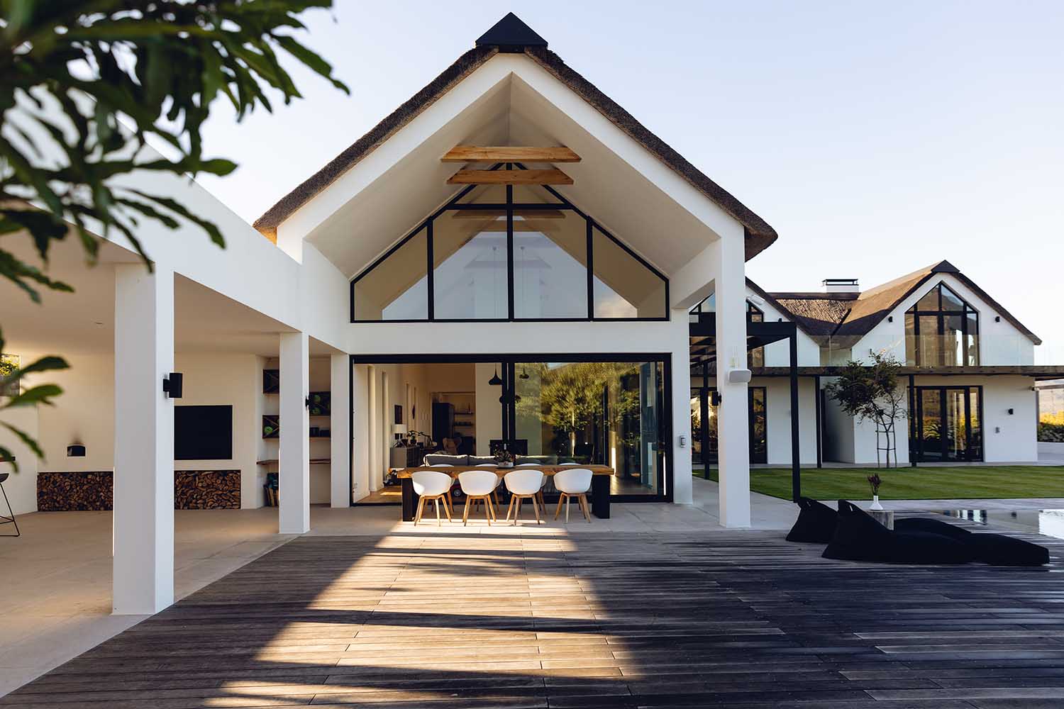 view-of-luxurious-modern-house-exterior-with-dinin-8K5Z7W3.jpg