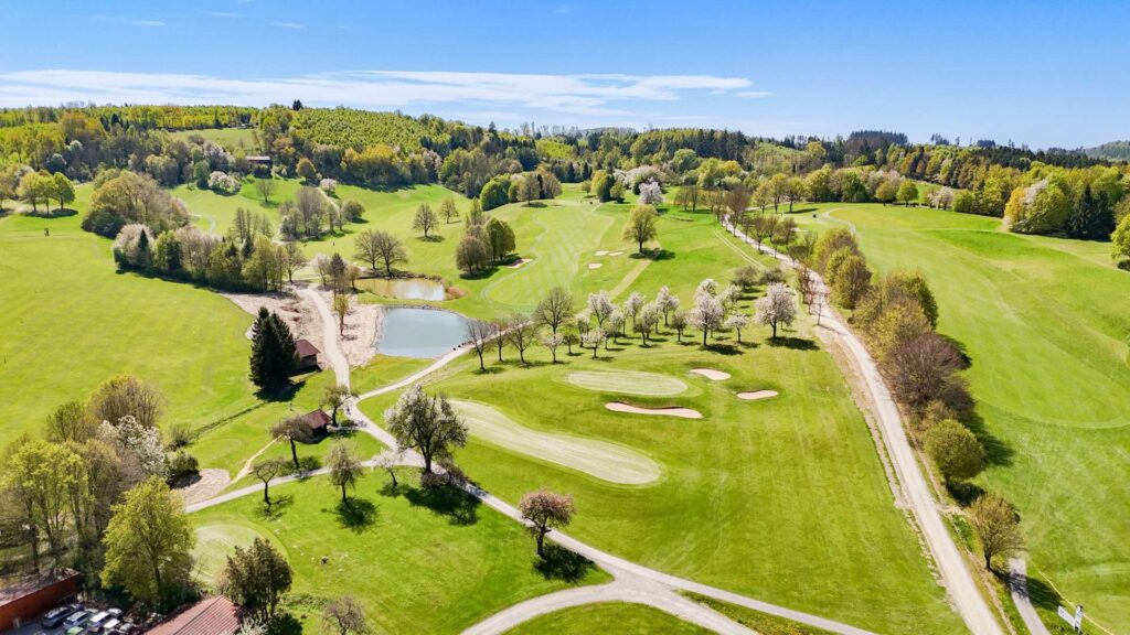 benachbarter Golfplatz