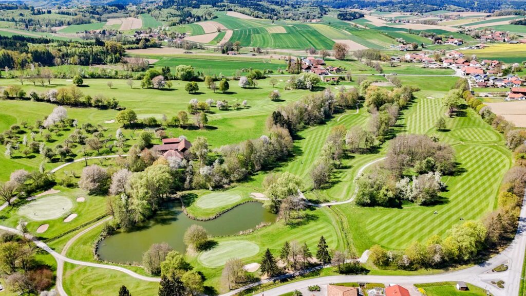 benachbarter Golfplatz